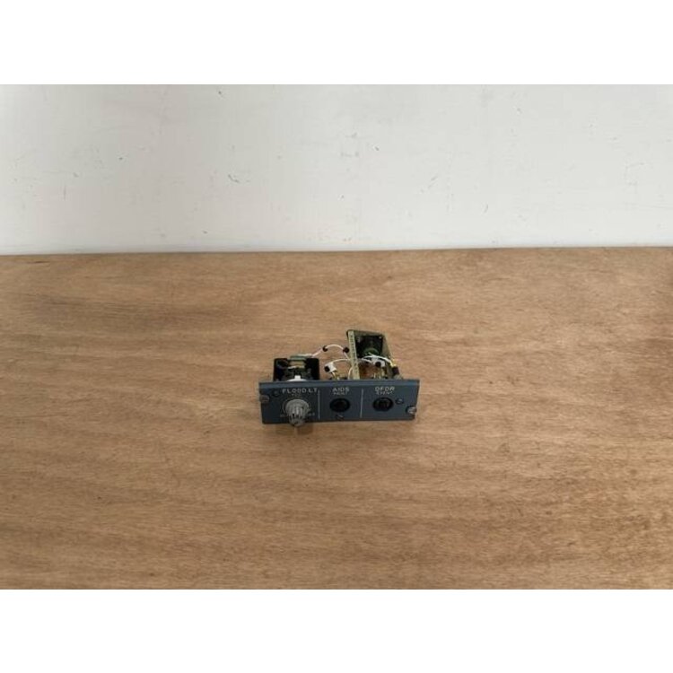 112VU LIGHT AIDS PANEL P/N: D9251504700000 S/N: 1579