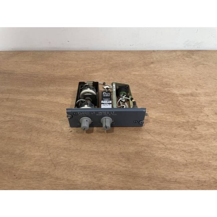 111VU FLOOD LIGHT PANEL P/N: D9251504600000 S/N: PB12523