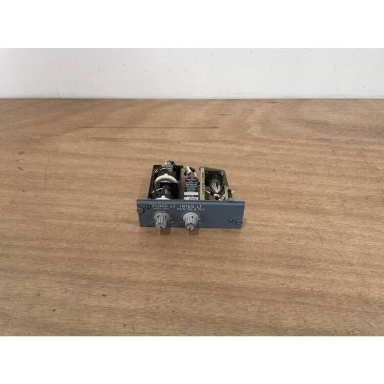 111VU FLOOD LIGHT PANEL P/N: D9251504600000 S/N: PB11661