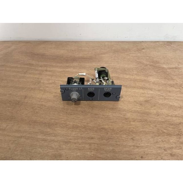 112VU LIGHT AIDS PANEL P/N: D9251504700000 S/N: PB12510