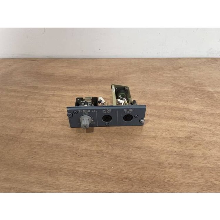 112VU LIGHT AIDS PANEL P/N: D9251504700000 S/N: PB12523
