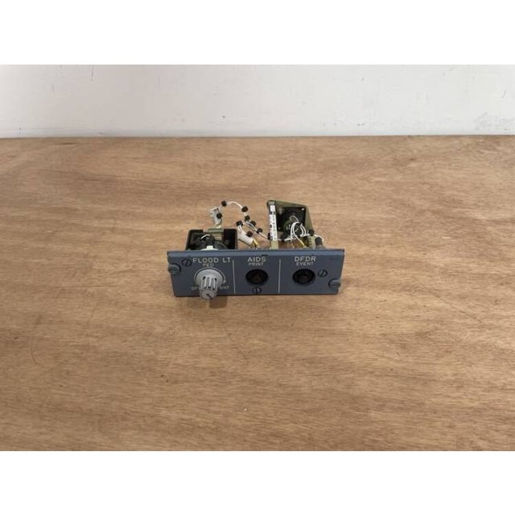 112VU LIGHT AIDS PANEL P/N: D9251504700000 S/N: PB11657