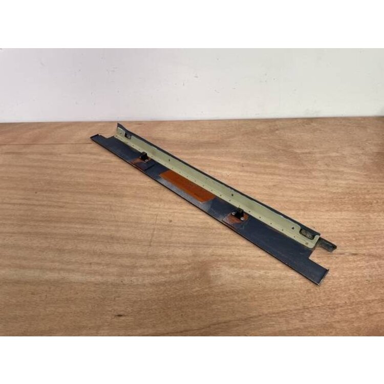 PANEL ASSY LATLH P/N: D2511232900000 S/N: SI028047