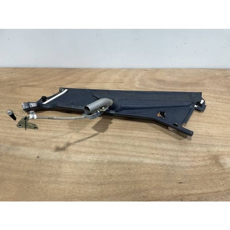 FOAM STRIP ASSY FRT LH P/N: D2511228300000 S/N: SI009035