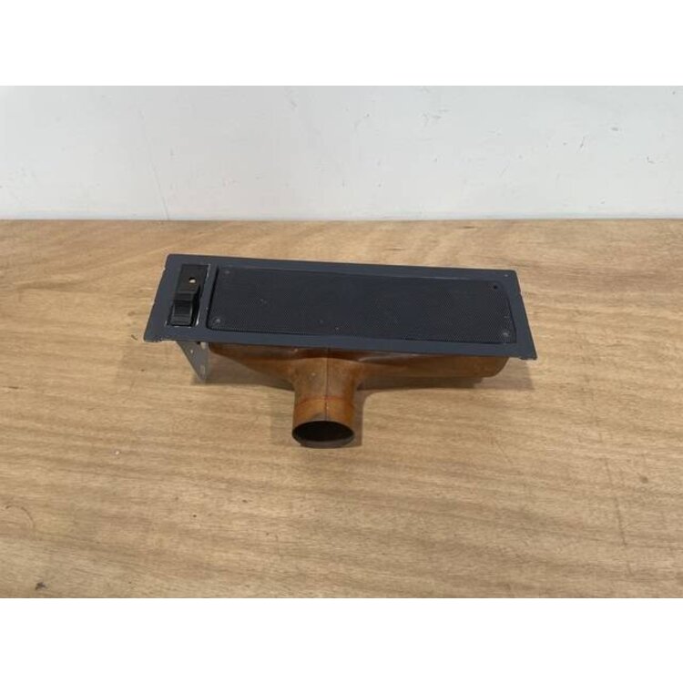 OUTLET ASSY RH P/N: D2121208600100 S/N: SI042045