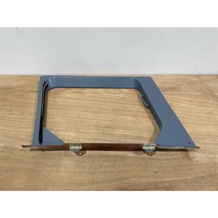 PANEL LH SIDE WDW P/N: D2511223500000 S/N: SI054038