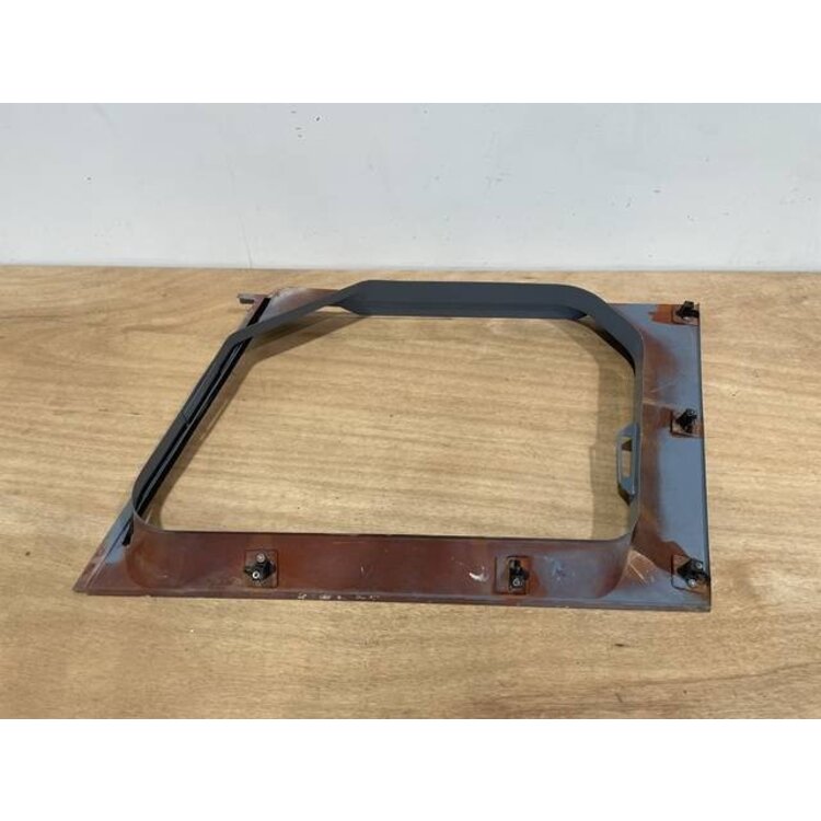 PANEL LH SIDE WDW P/N: D2511223500000 S/N: SI054038
