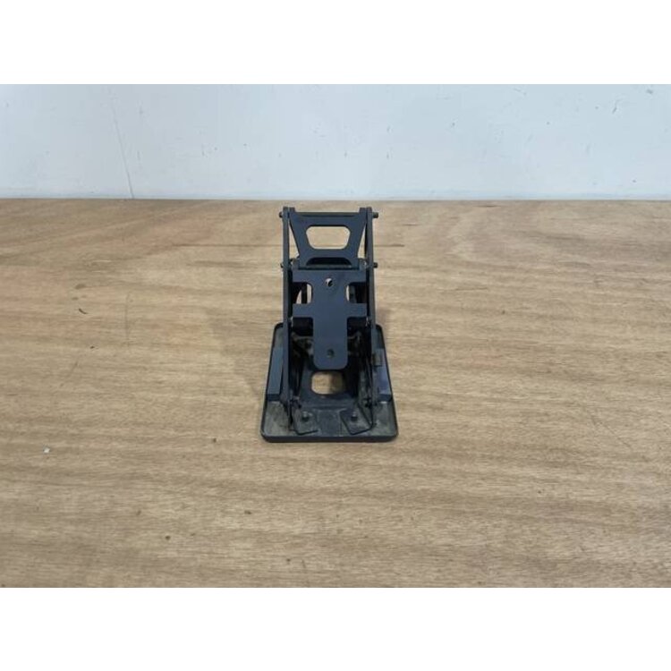 BRACKET ASSY COMPASS P/N: D2511007300500 S/N: SI070029