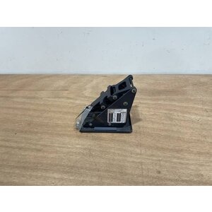 BRACKET ASSY COMPASS P/N: D2511007300500 S/N: SI070030