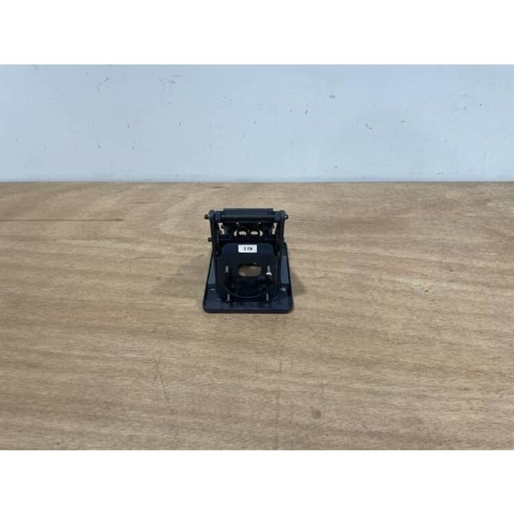 BRACKET ASSY COMPASS P/N: D2511007300500 S/N: SI070031