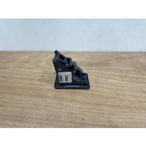 BRACKET ASSY COMPASS P/N: D2511007300500 S/N: SI070031