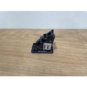 BRACKET ASSY COMPASS P/N: D2511007300500 S/N: SI070031