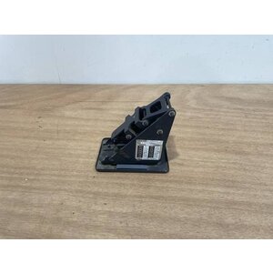 BRACKET ASSY COMPASS P/N: D2511007300500 S/N: SI070029
