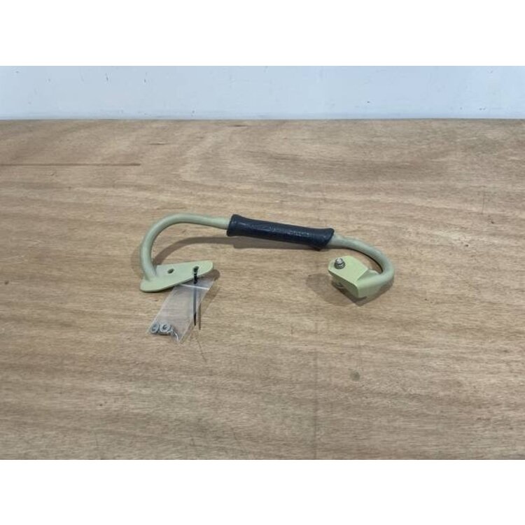 GRIP FOAM LH P/N: D2511140700000 S/N: SI066045