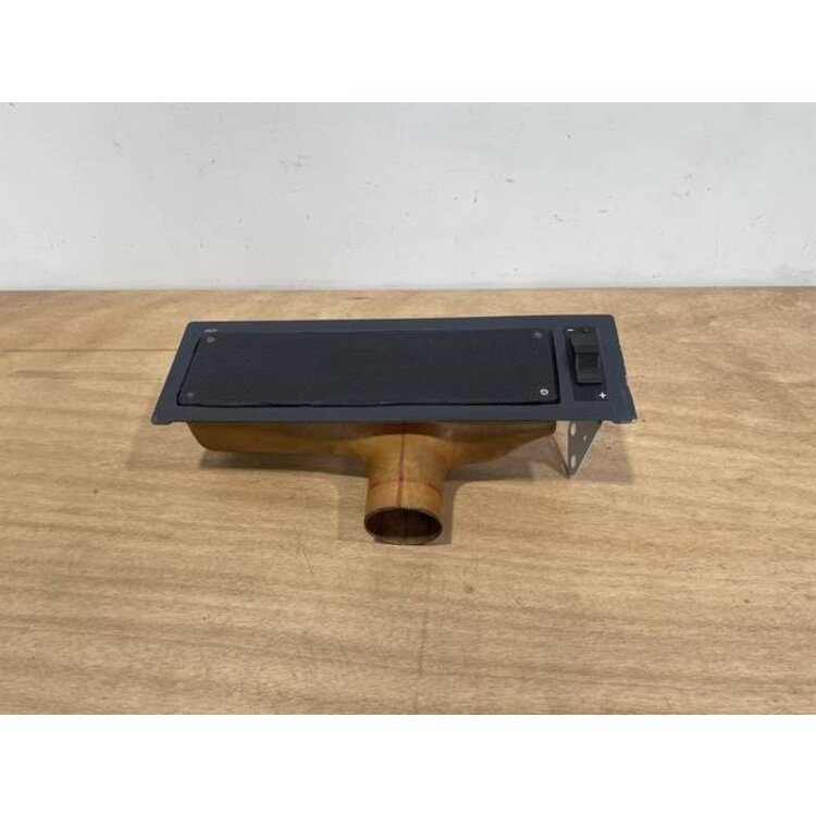 OUTLET ASSY LH P/N: D2121208600000 S/N: SI025045