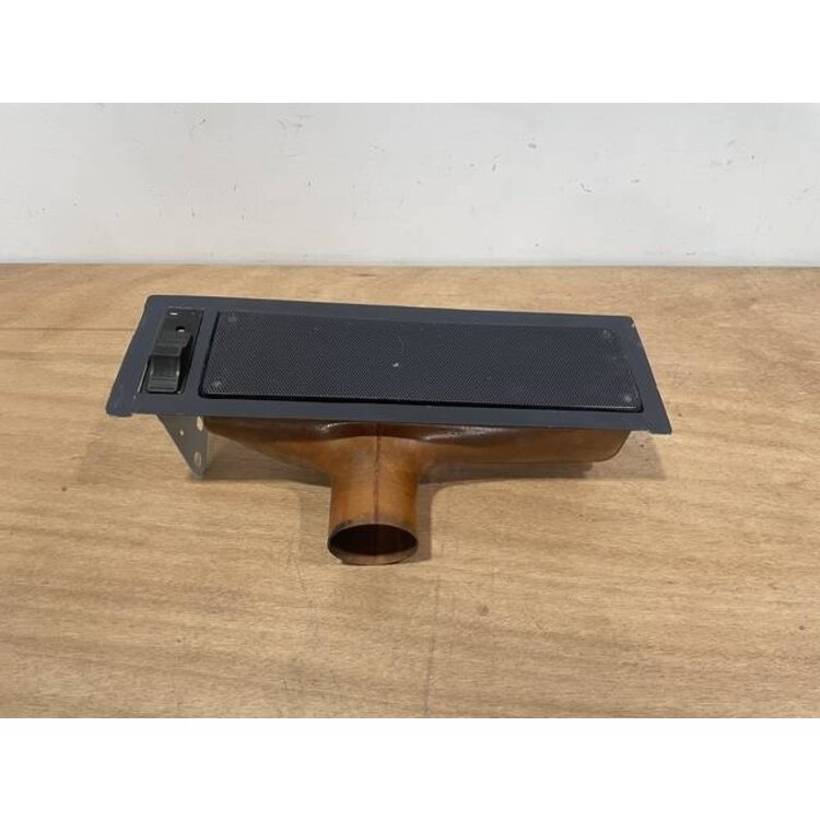 OUTLET ASSY RH P/N: D2121208600100 S/N: SI042046