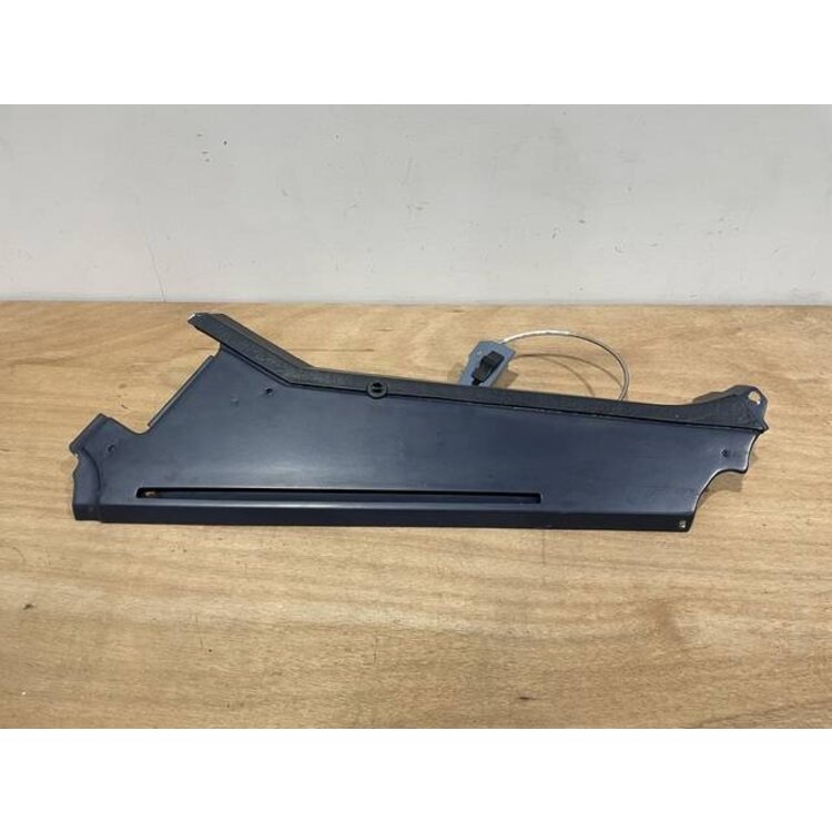FOAM STRIP ASSY FRT RH P/N: D2511227600000 S/N: SI018032