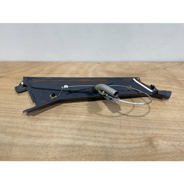 FOAM STRIP ASSY FRT RH P/N: D2511227600000 S/N: SI018032
