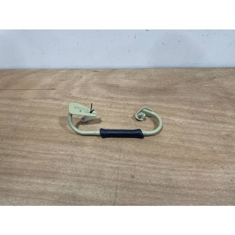 GRIP FOAM LH P/N: D2511140700000 S/N: SI066046