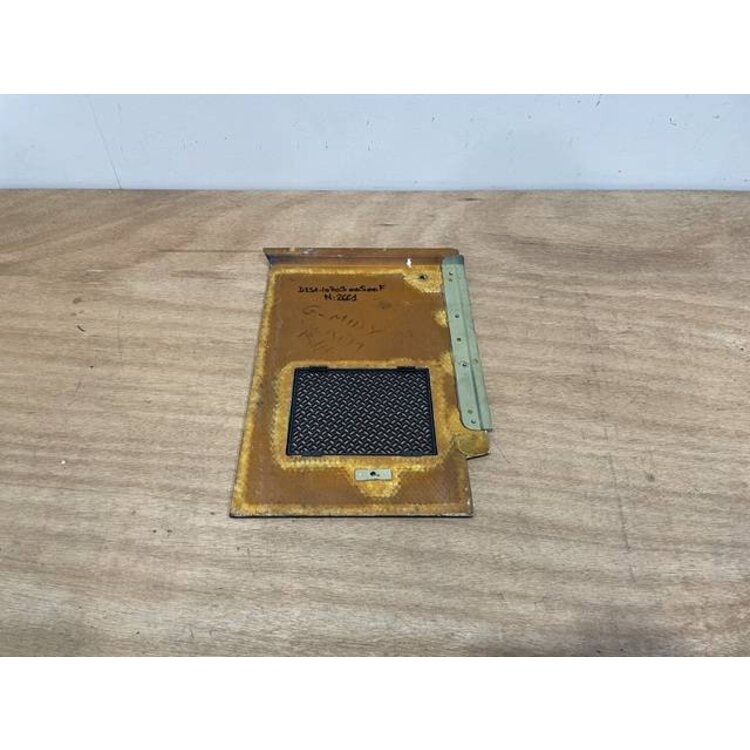 CLOSING PANEL RH P/N: D2511220800100 S/N: SI037039