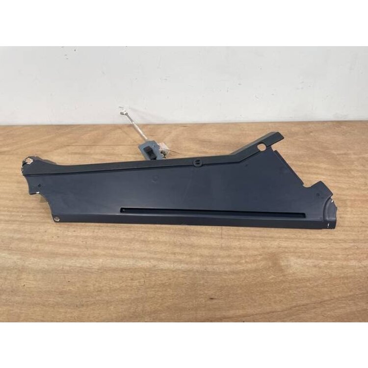 FOAM STRIP ASSY FRT LH P/N: D2511228300000 S/N: SI009038