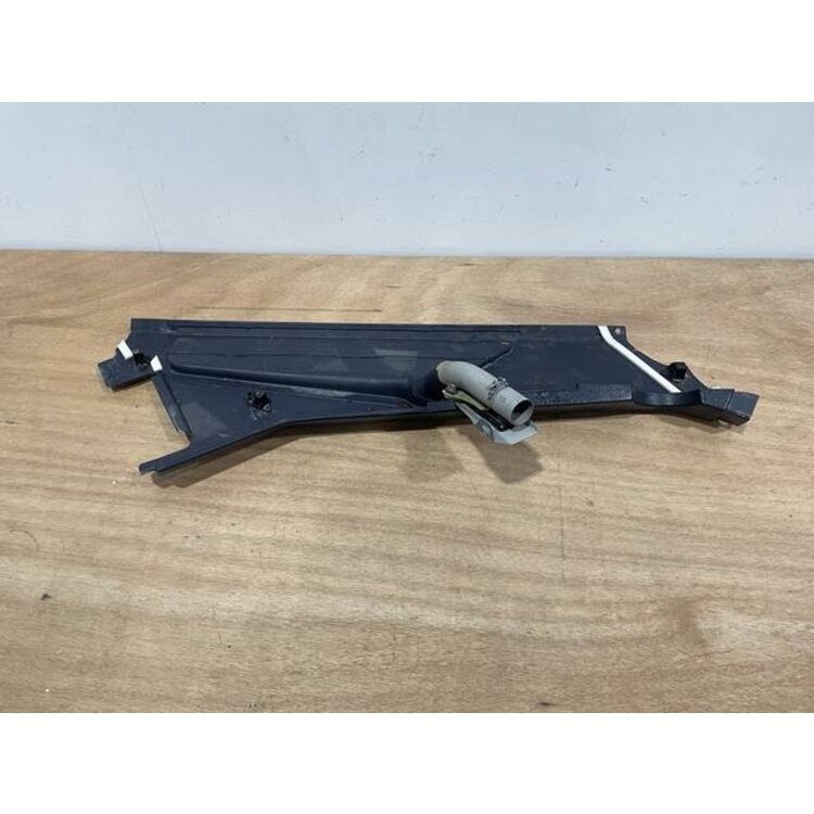 FOAM STRIP ASSY FRT RH P/N: D2511227600000 S/N: SI018033