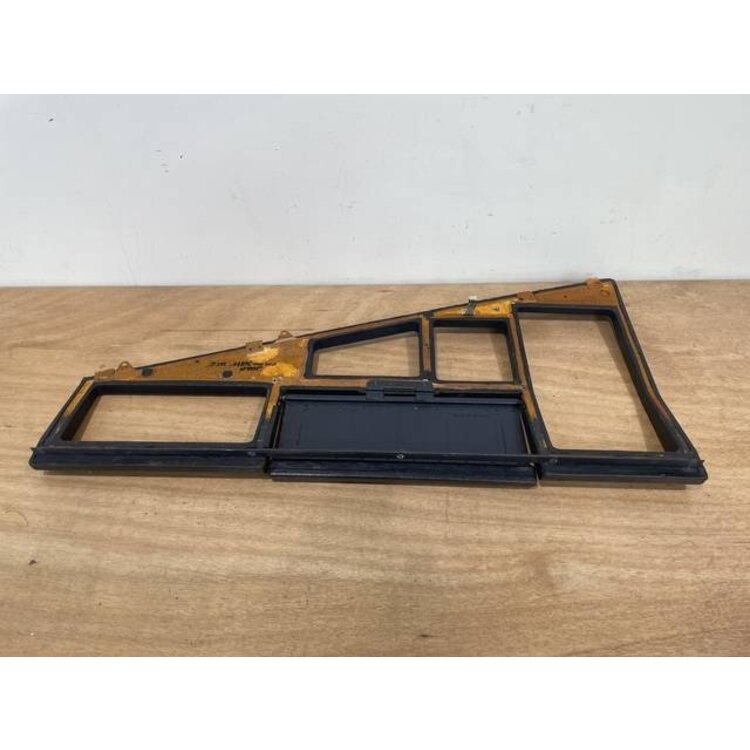 INSERT ASSY 101VU P/N: D2511308000000 S/N: SI029038