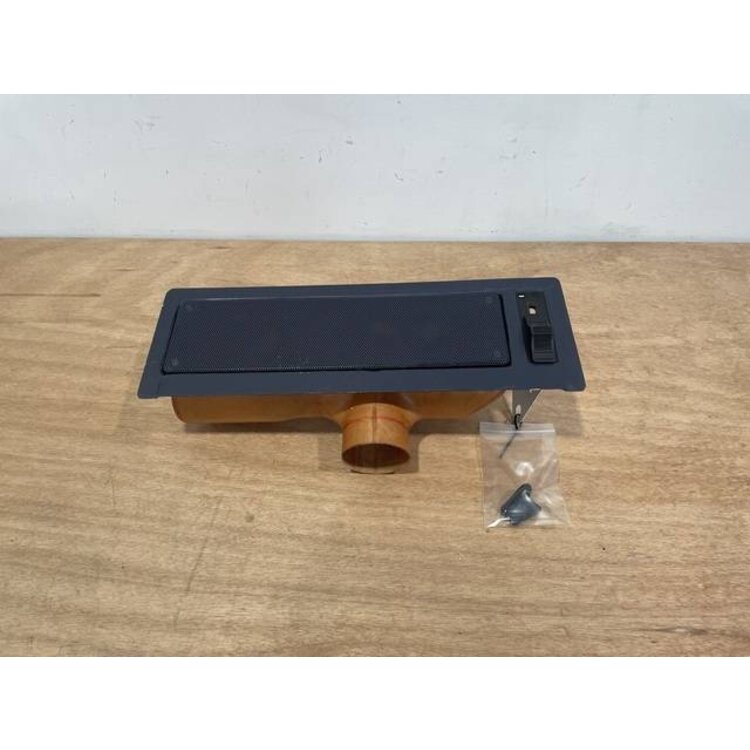 OUTLET ASSY LH P/N: D2121208600000 S/N: SI025046