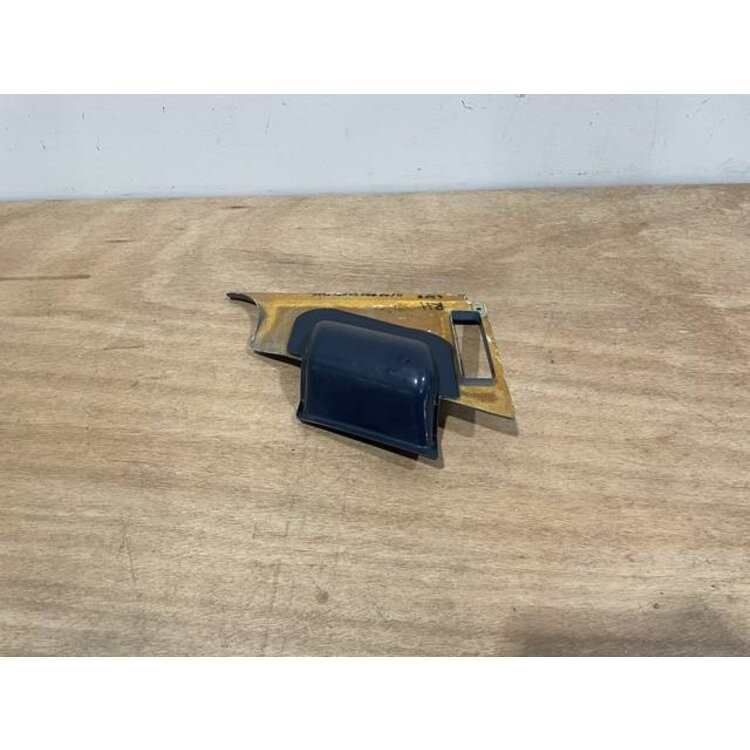 PANEL ASSY GRIP RH P/N: D2511310200100 S/N: SI016036