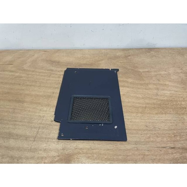 CLOSING PANEL RH P/N: D2511220800100 S/N: SI037040