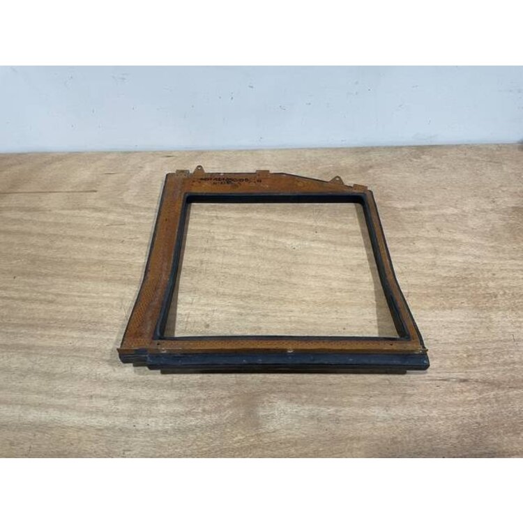FOAM INSERT ASSY 702VU P/N: D2511409600000 S/N: SI046047