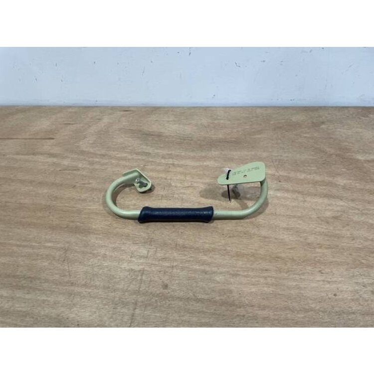 GRIP FOAM RH P/N: D2511140700100 S/N: SI067050