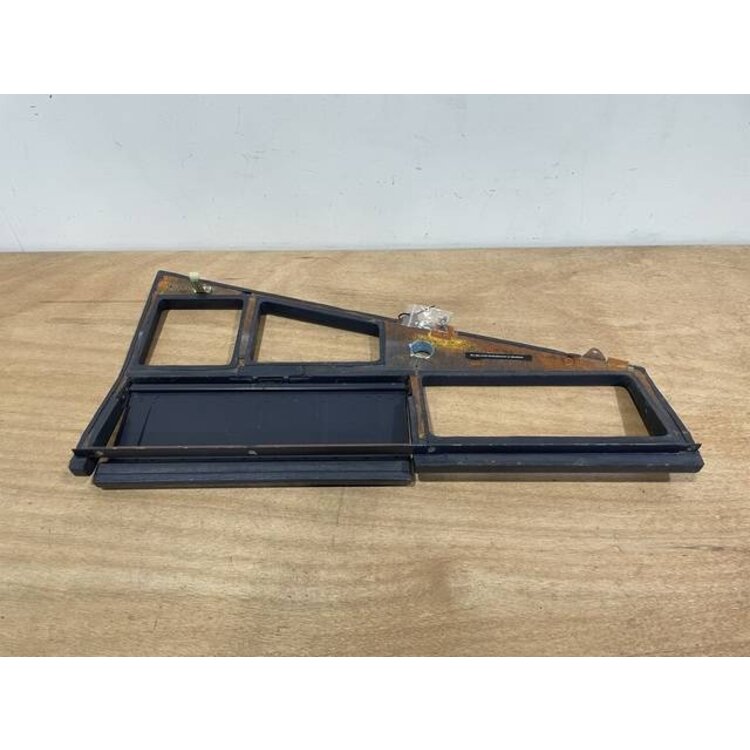 INSERT ASSY 700VU P/N: D2511308400000 S/N: SI048042