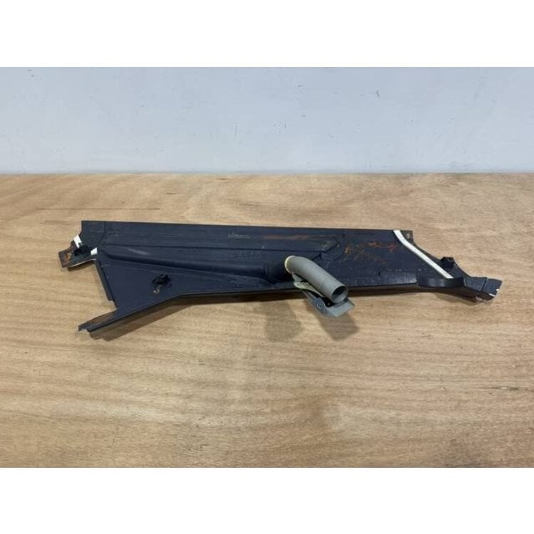 FOAM STRIP ASSY FRT RH P/N: D2511227600000 S/N: SI018037