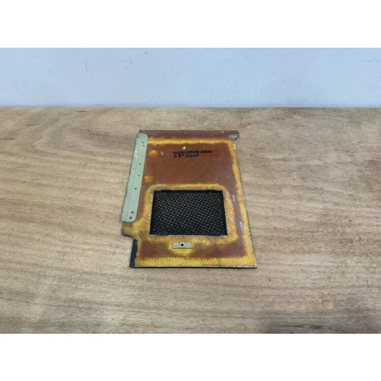 CLOSING PANEL LH P/N: D2511220800000 S/N: SI020040