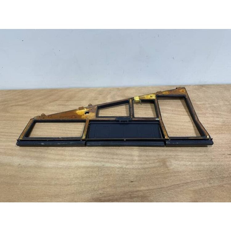INSERT ASSY 101VU P/N: D2511308000000 S/N: SI029044