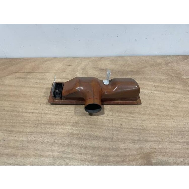 OUTLET ASSY LH P/N: D2121208600000 S/N: SI025048