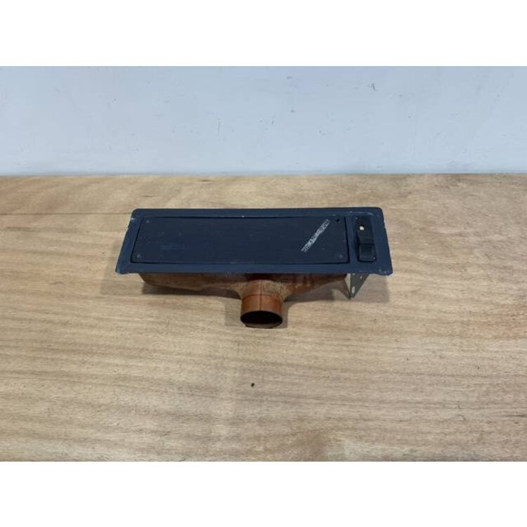 OUTLET ASSY LH P/N: D2121208600000 S/N: SI025049