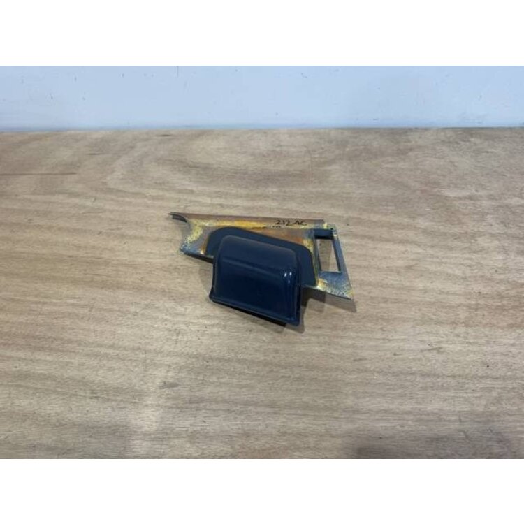 PANEL ASSY GRIP RH P/N: D2511310200100 S/N: SI016039