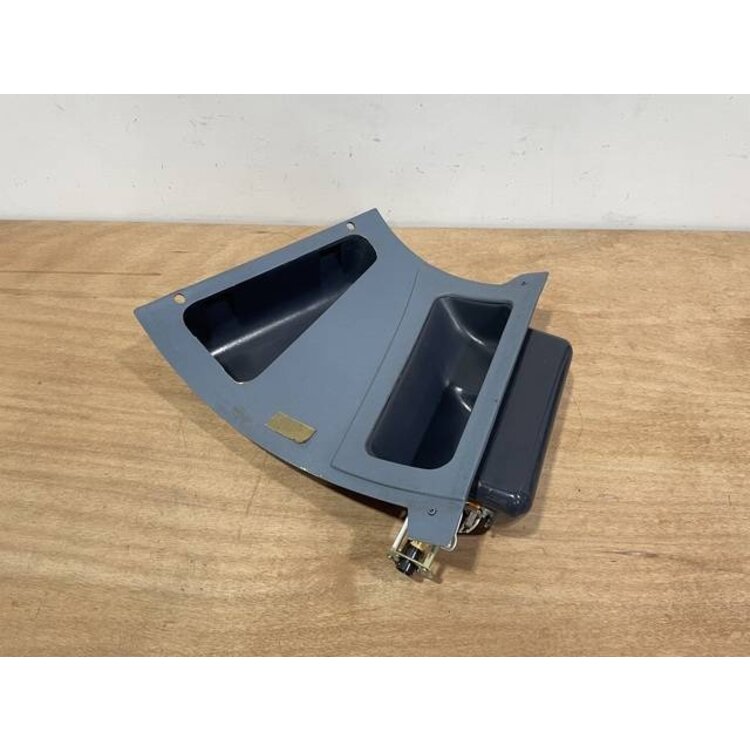 PANEL ASSY LH ESCAPE ROPE PANEL P/N: D2511229700000 S/N: SI002030