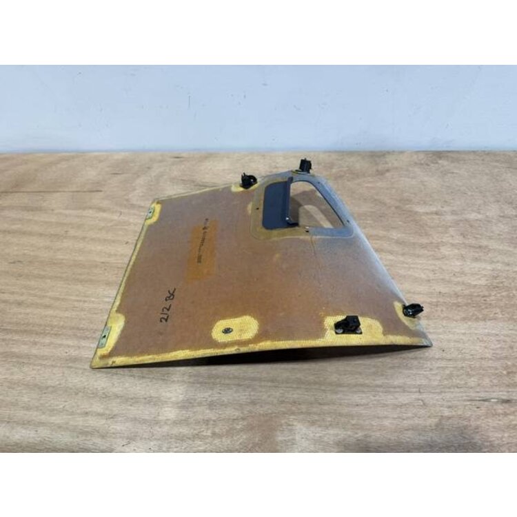 PANEL ASSY RH FOAM GRIP PANEL P/N: D2511231600100 S/N: SI014039