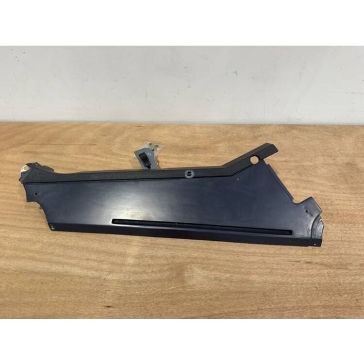 FOAM STRIP ASSY FRT LH P/N: D2511228300000 S/N: SI009040