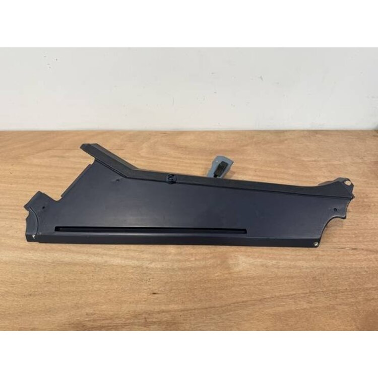 FOAM STRIP ASSY FRT RH P/N: D2511227600000 S/N: SI018038