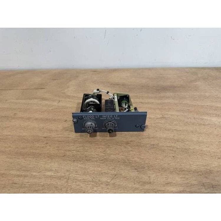 111VU FLOOD LIGHT PANEL P/N: D9251504600000 S/N: PB11697