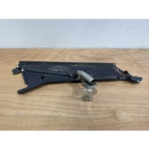 FOAM STRIP ASSY FRT RH P/N: D2511227600000 S/N: SI018039