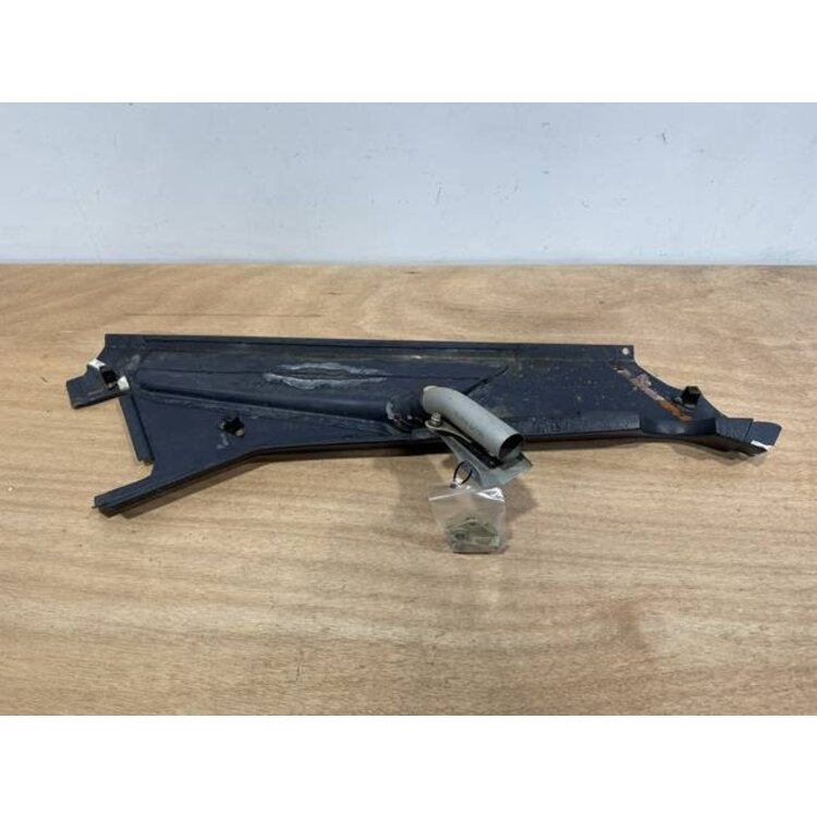 FOAM STRIP ASSY FRT RH P/N: D2511227600000 S/N: SI018039