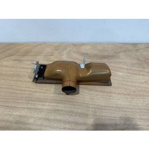 OUTLET ASSY LH P/N: D2121208600000 S/N: SI025051