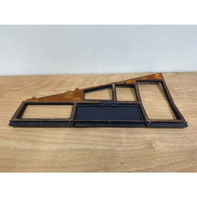 INSERT ASSY 101VU P/N: D2511308000000 S/N: SI029045