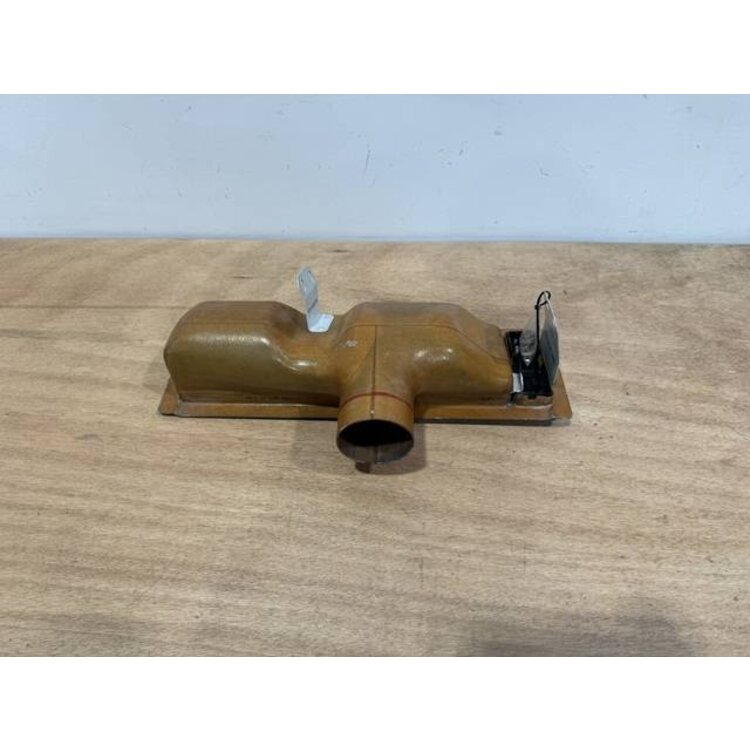 OUTLET ASSY RH P/N: D2121208600100 S/N: SI042052