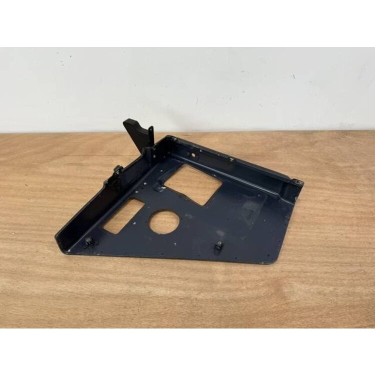 PLATE ASSY LH 19VU P/N: D2511156600200 S/N: SI030038